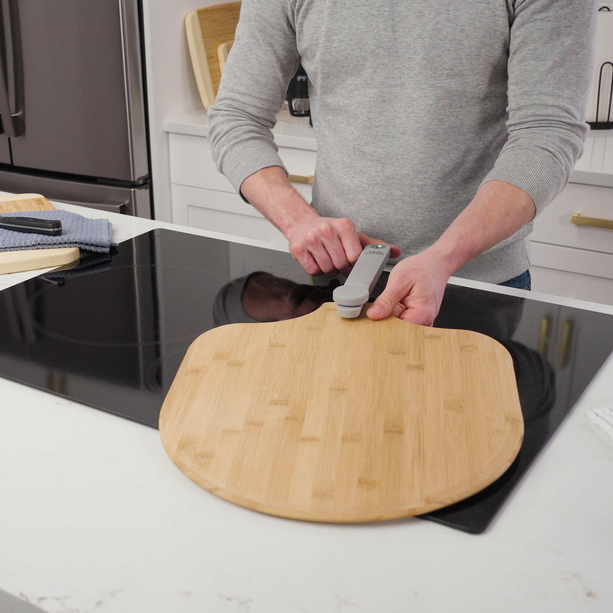 Bamboo Pizza Peel with Folding Handle, 12x14-Inch - Image 5