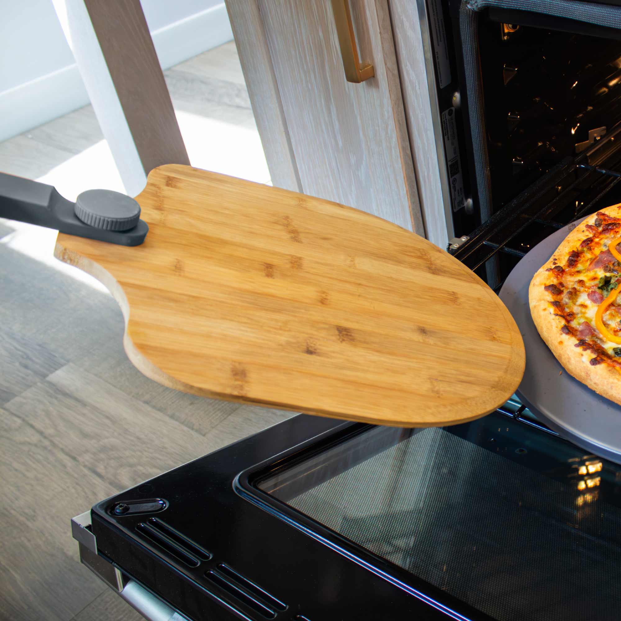 Bamboo Pizza Peel with Folding Handle, 14x16-Inch - Image 6