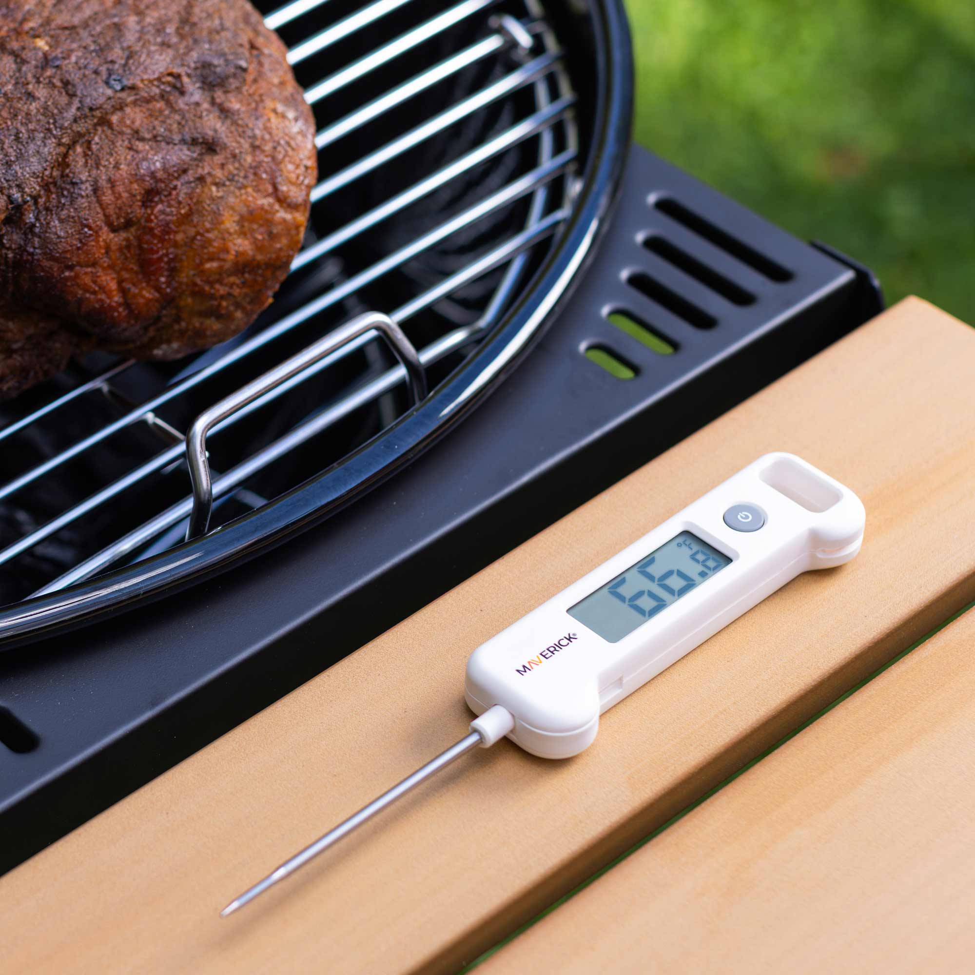 Folding Probe Digital Thermometer - Image 3