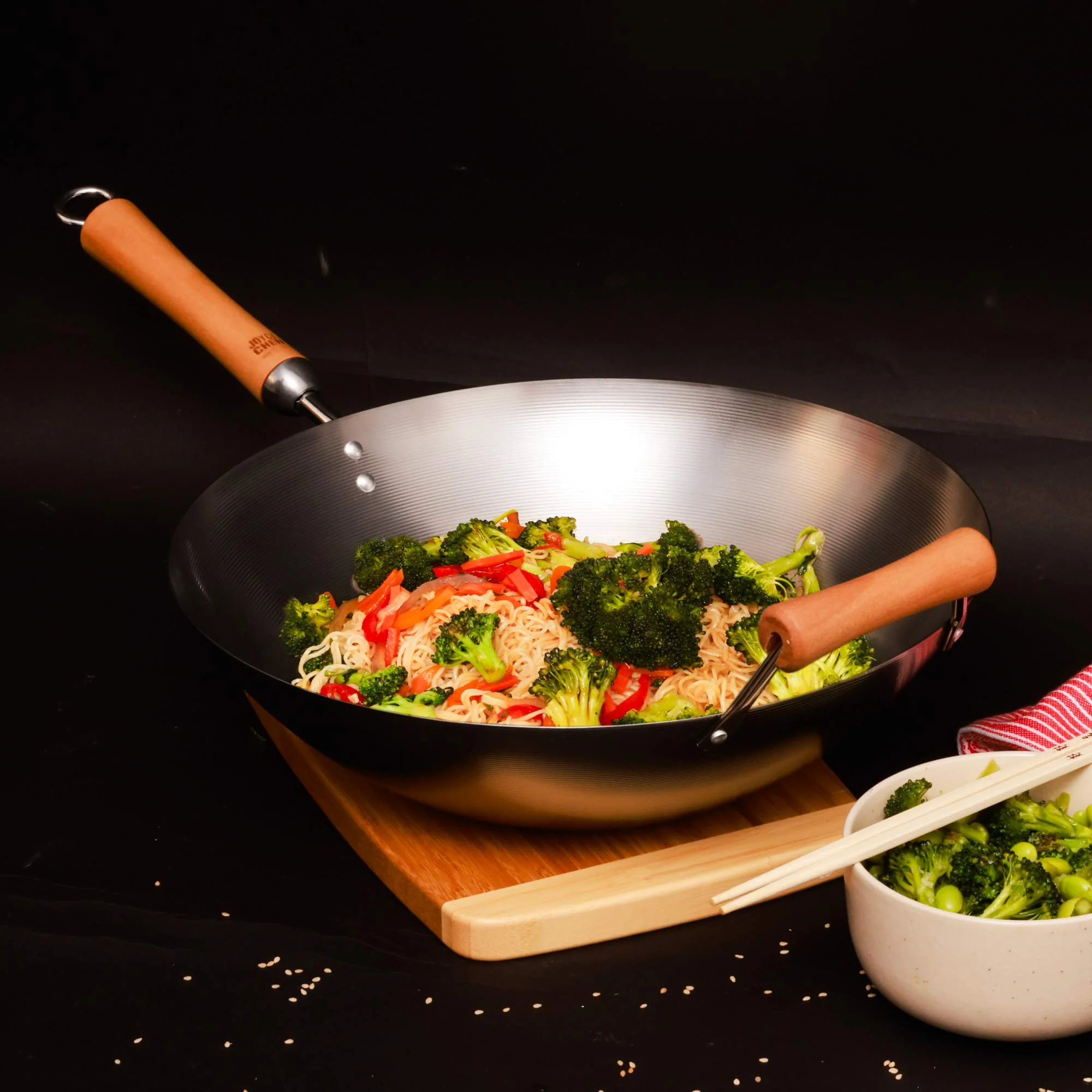 Classic Series 14-Inch Carbon Steel Flat Bottom Wok with Birch Handles - Image 4