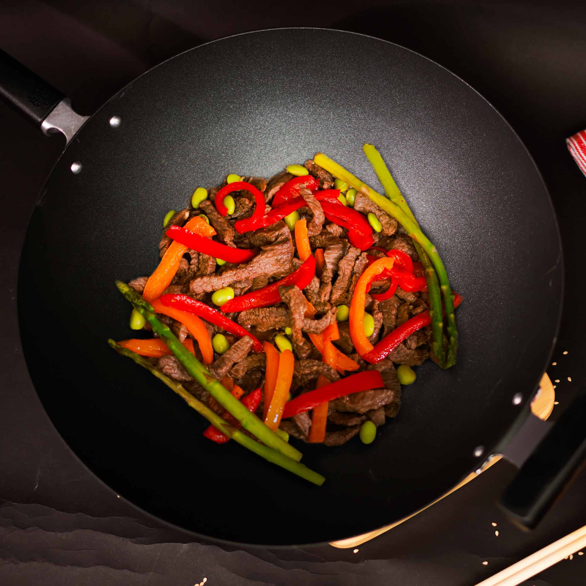 Professional Series 14-Inch Carbon Steel Ceramic Nonstick Flat Bottom Wok with Phenolic Handles - Image 4