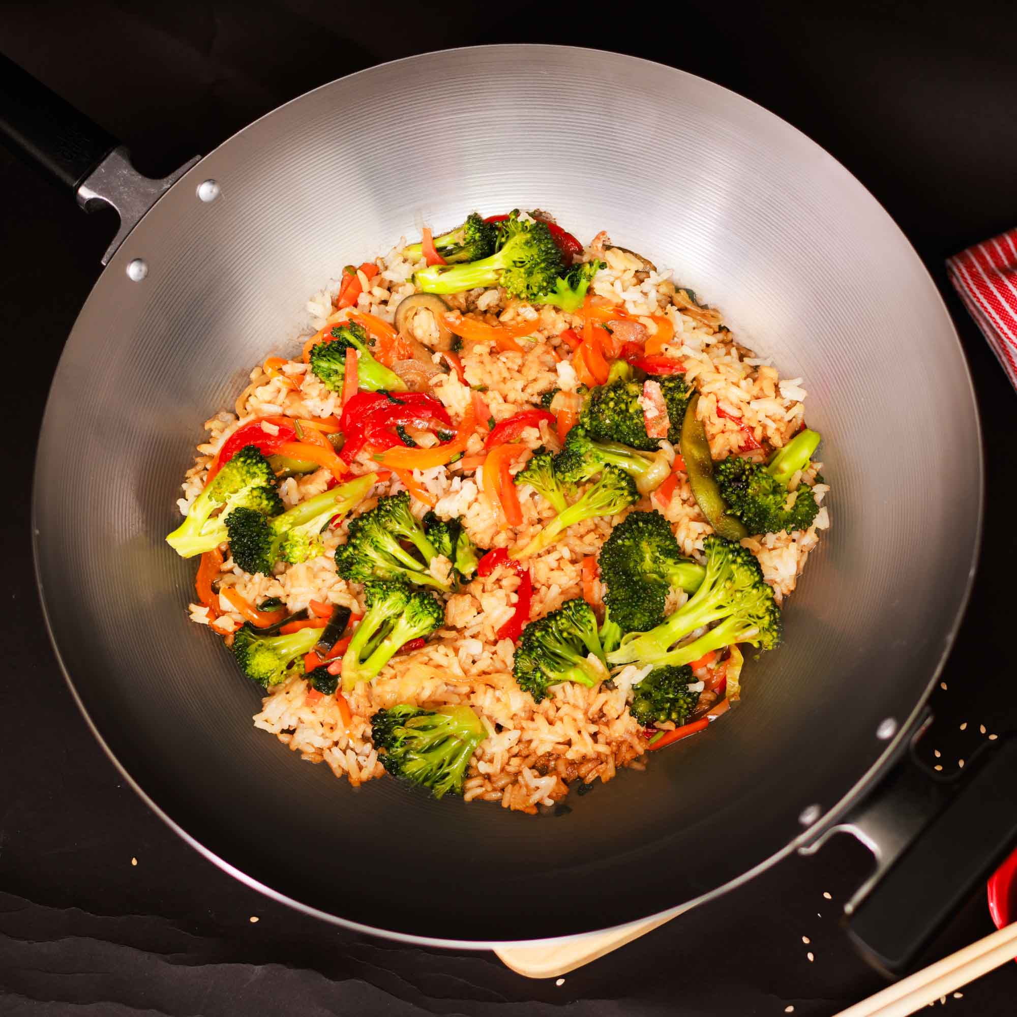 Professional Series 14-Inch Carbon Steel Flat Bottom Wok with Phenolic Handles - Image 4