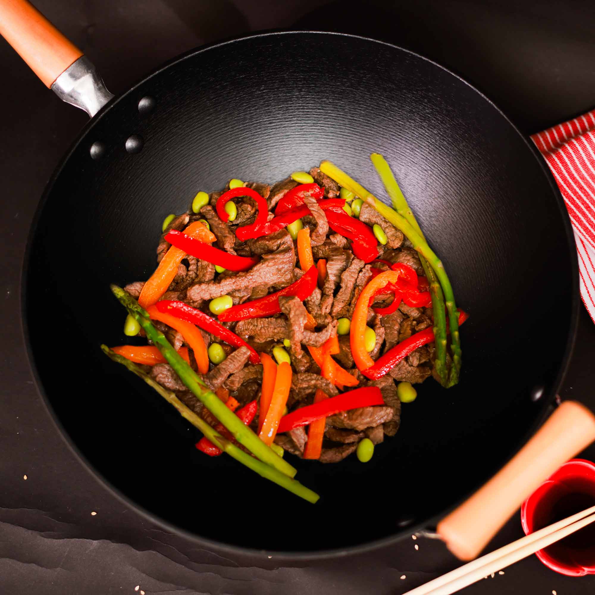 Professional Series 14-Inch Preseasoned Cast Iron Flat Bottom Wok with Maple Handle - Image 3
