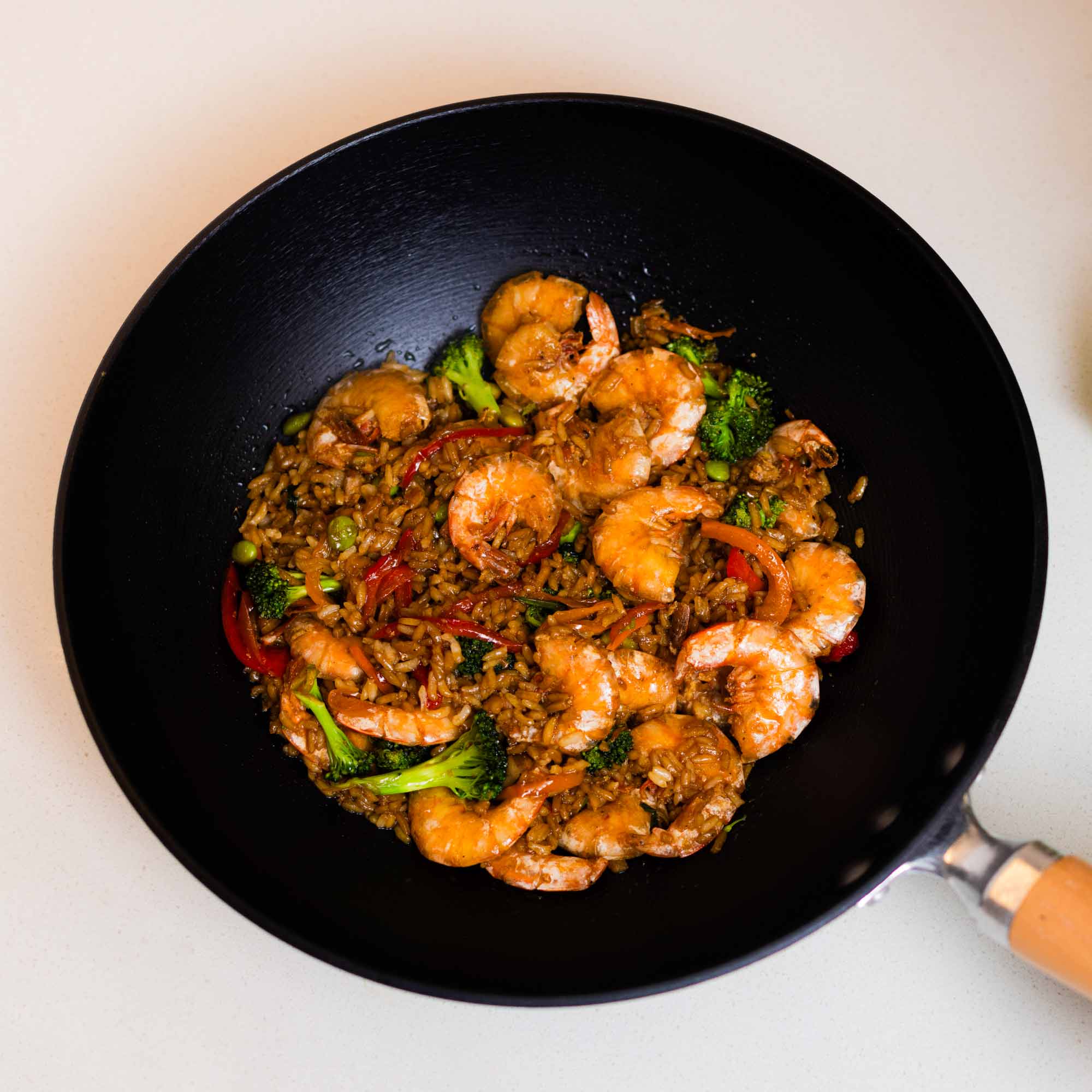 Professional Series 11.5-Inch Preseasoned Cast Iron Stir Fry Pan with Maple Handle - Image 4