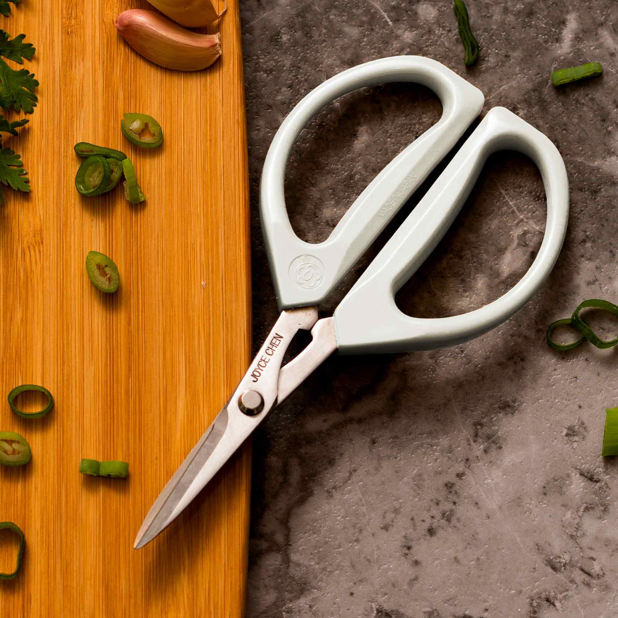 Original Unlimited Kitchen Scissors with White Handles - Image 5
