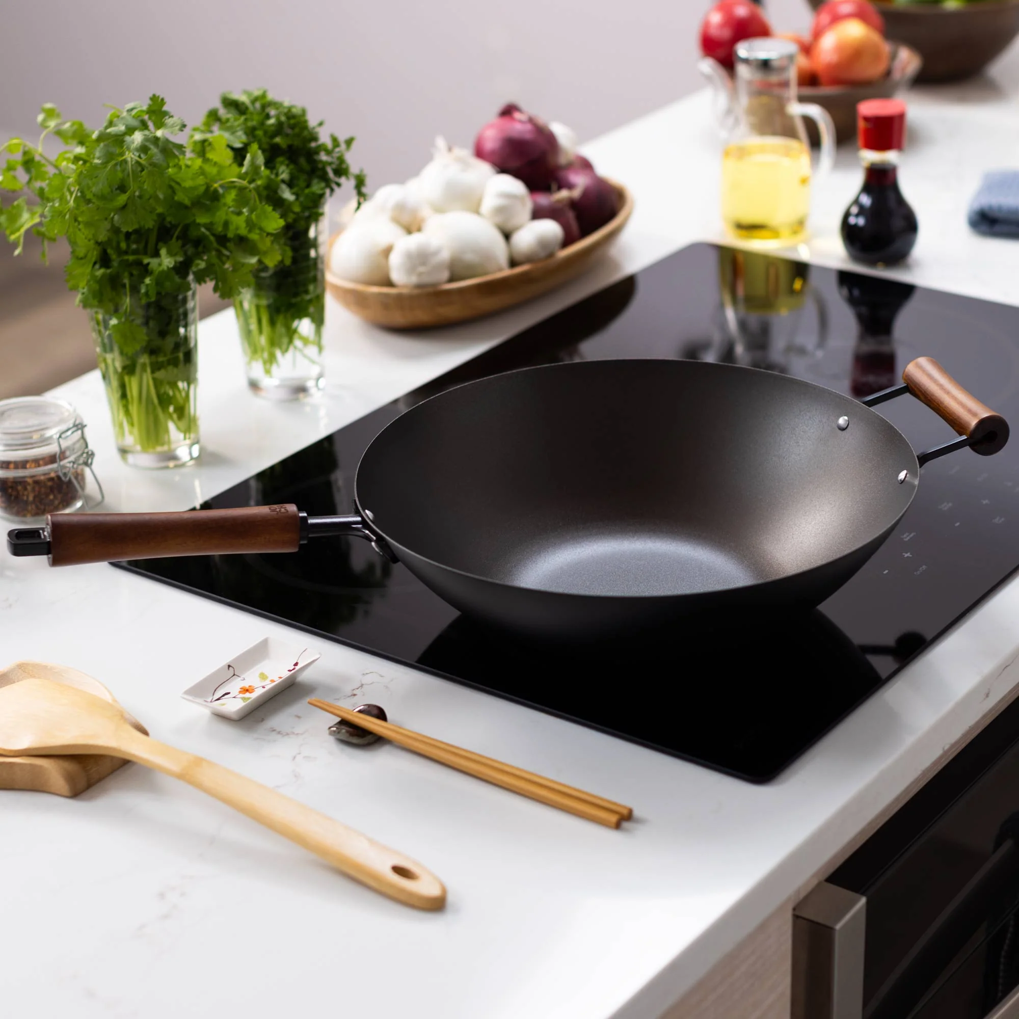 Classic Series 14-Inch Carbon Steel Preseasoned Wok - Image 5