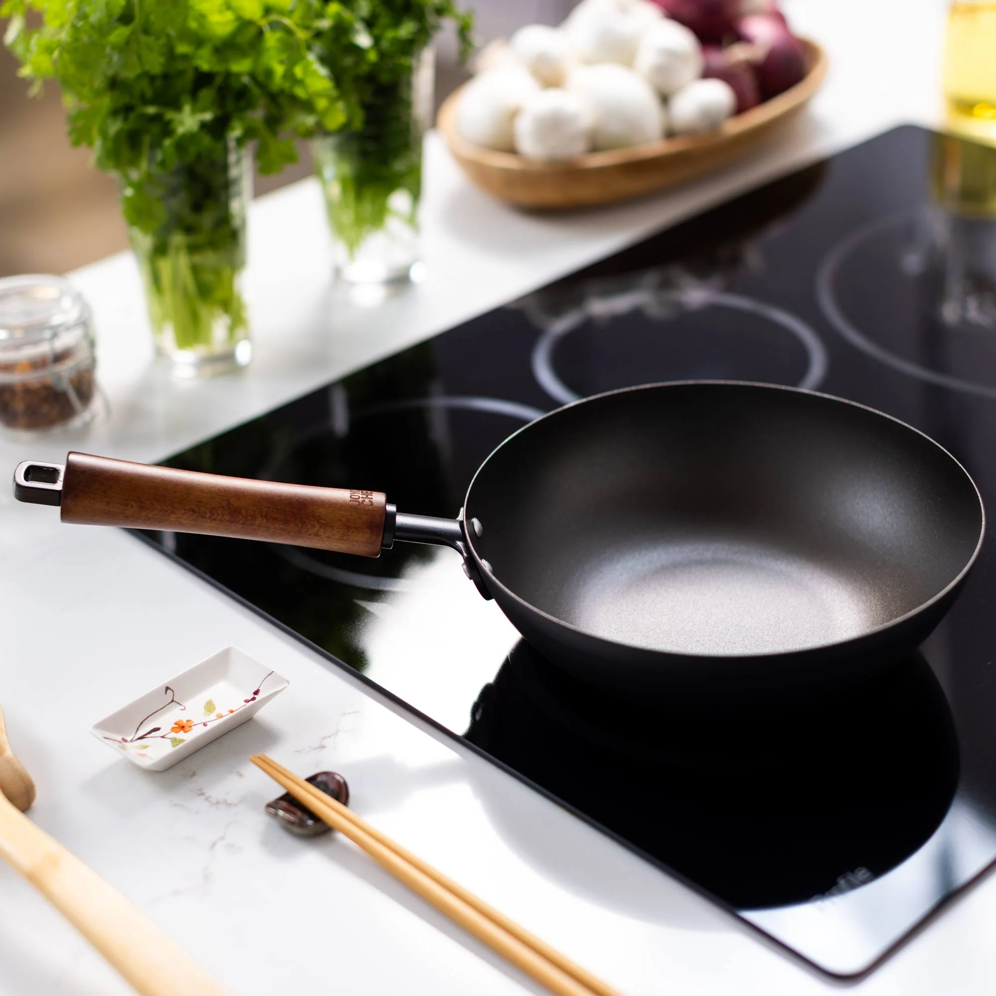 Classic Series 9.5-Inch Carbon Steel Preseasoned Stir Fry Pan - Image 5
